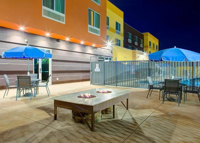 Fairfield Inn & Suites By Marriott Bakersfield North/Airport