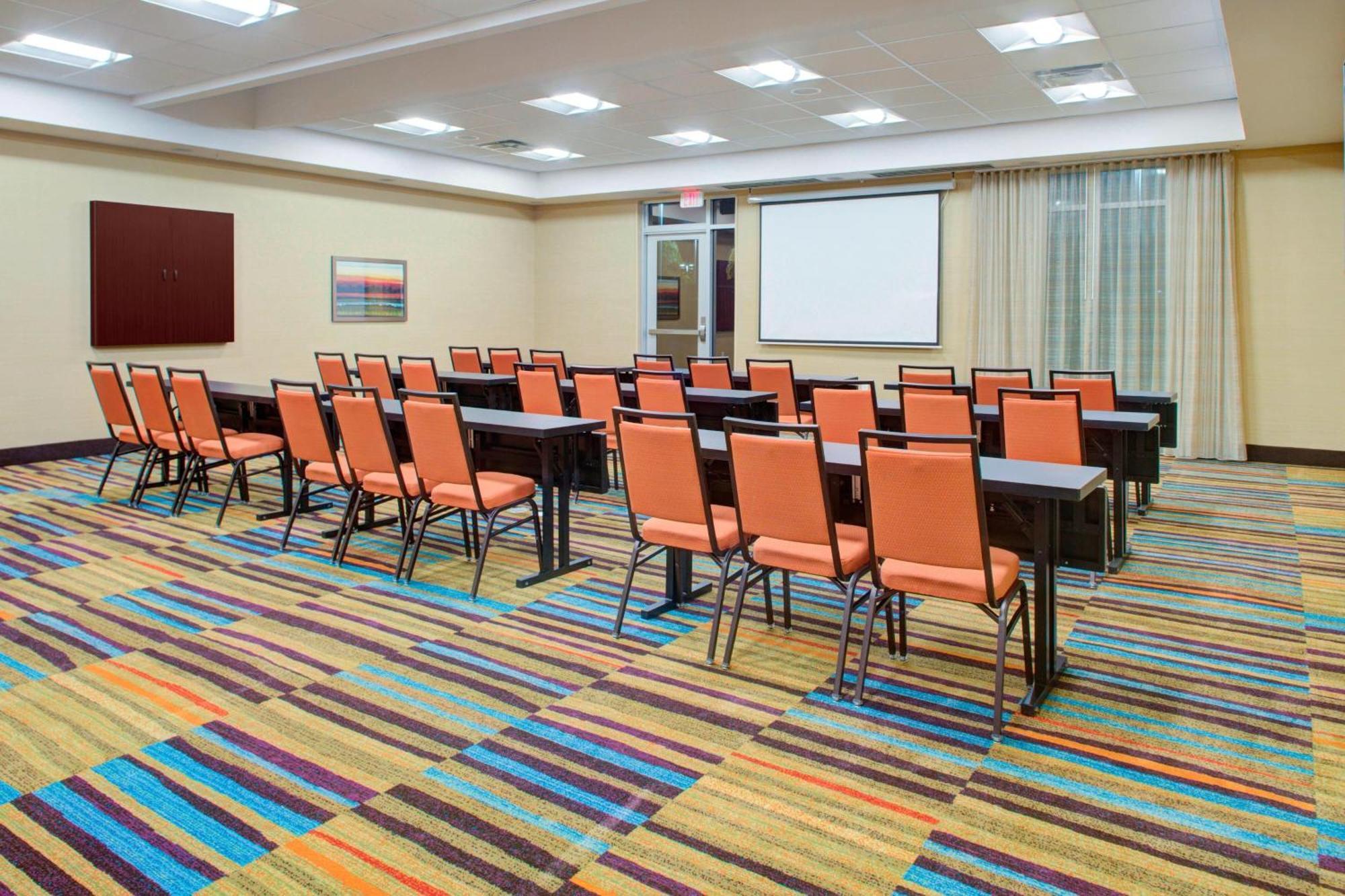 Fairfield & By Marriott North/airport 3* Bakersfield