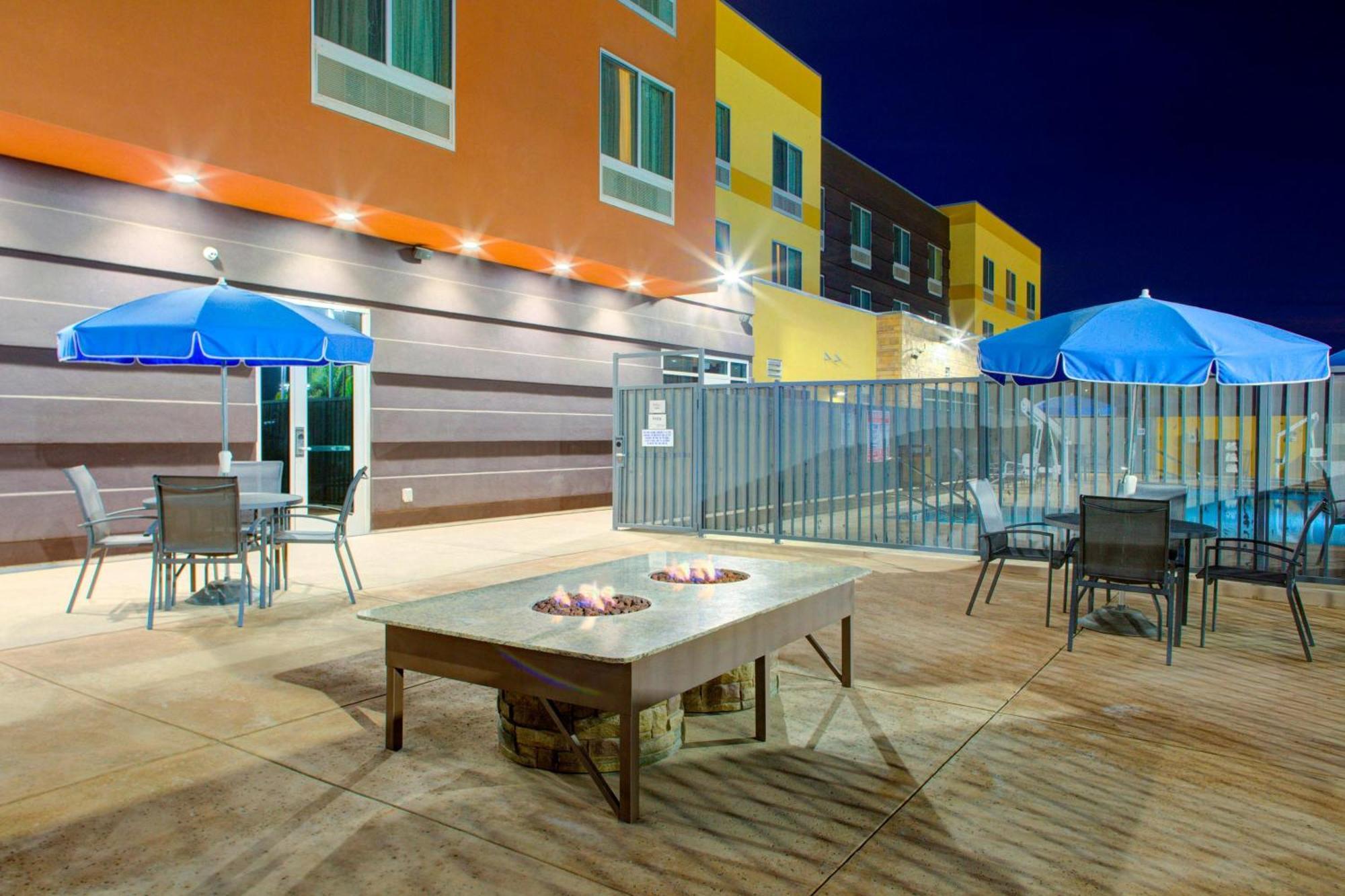 Hotel Fairfield & By Marriott North/airport 3*