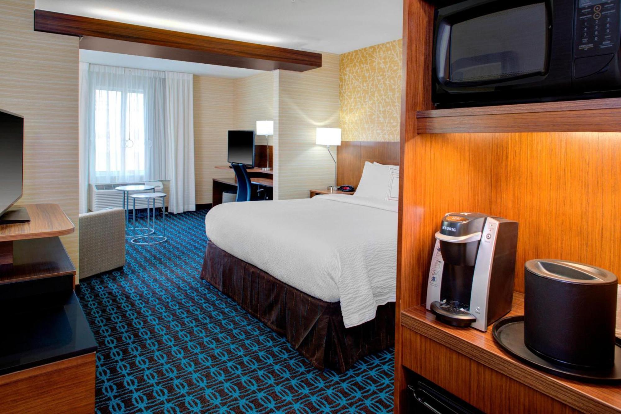 Fairfield & By Marriott North/airport Hotel