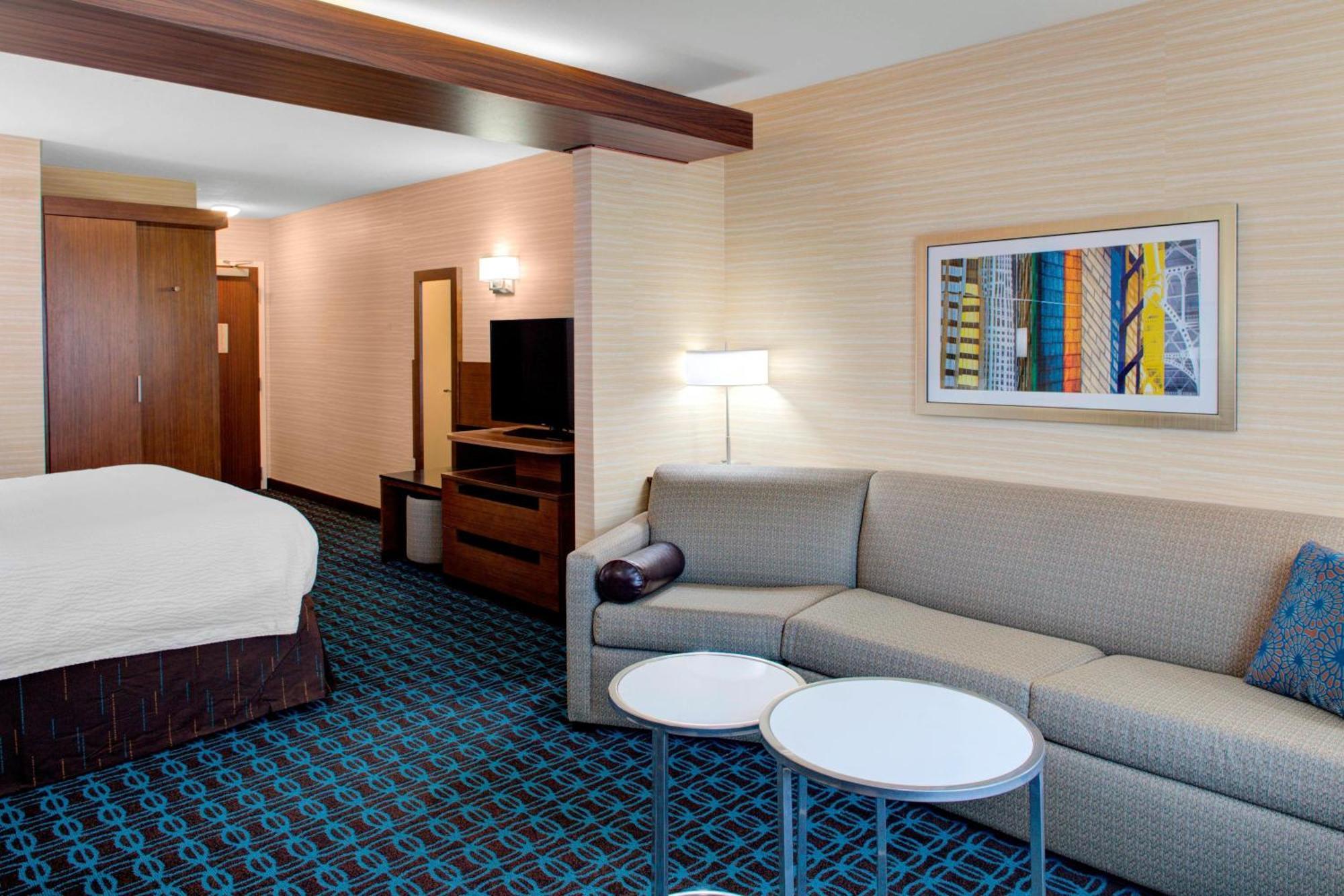 Hotel Fairfield & By Marriott North/airport Bakersfield