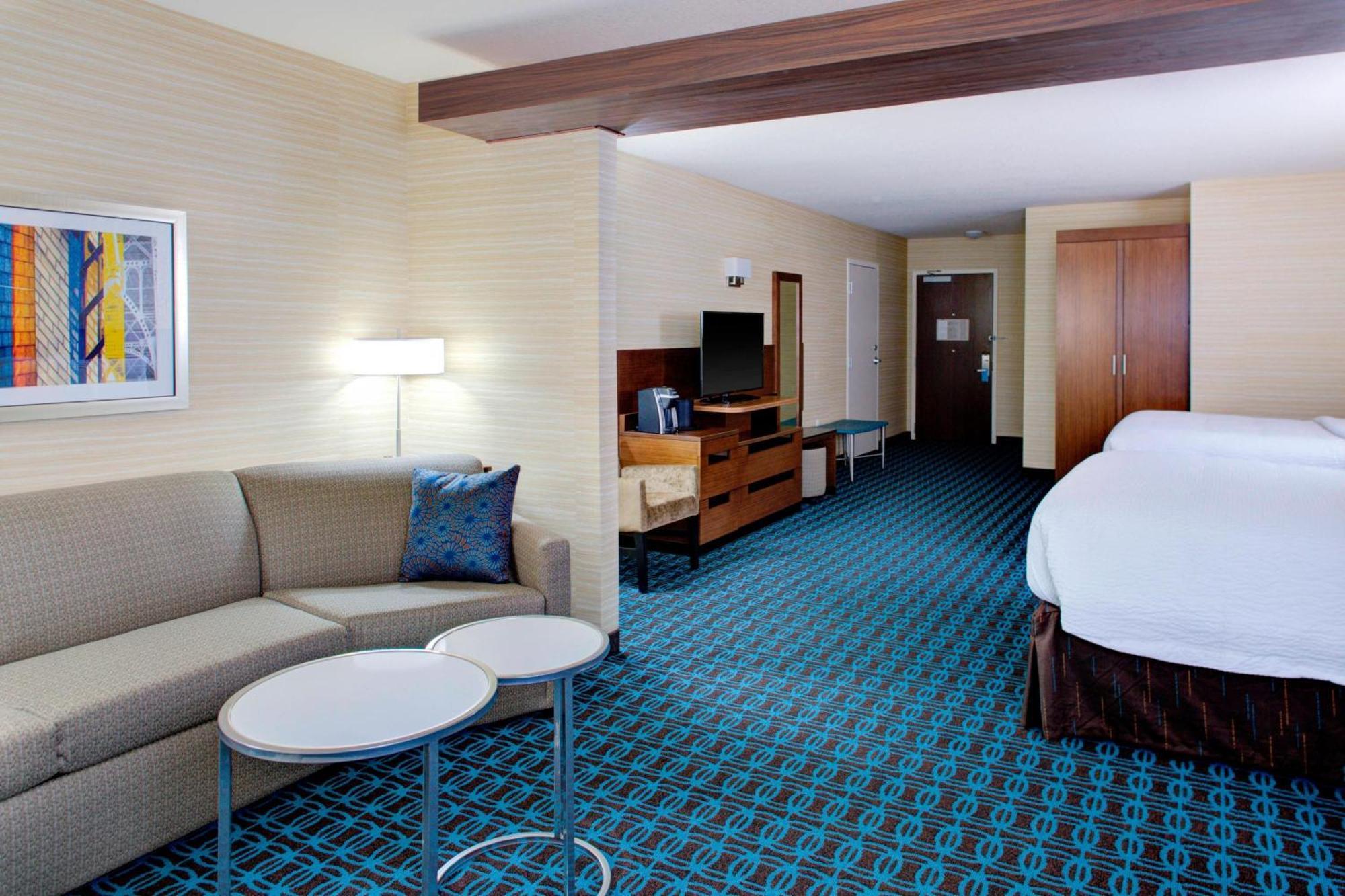 Fairfield & By Marriott North/airport